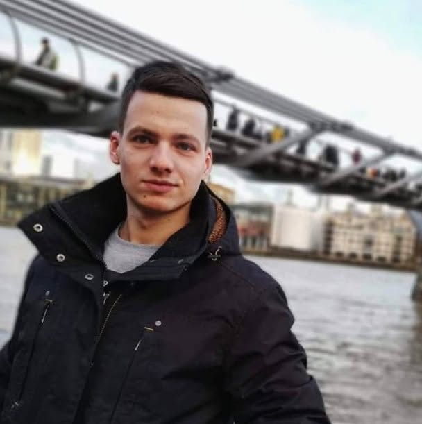 Porträtfoto von Jona Decker
